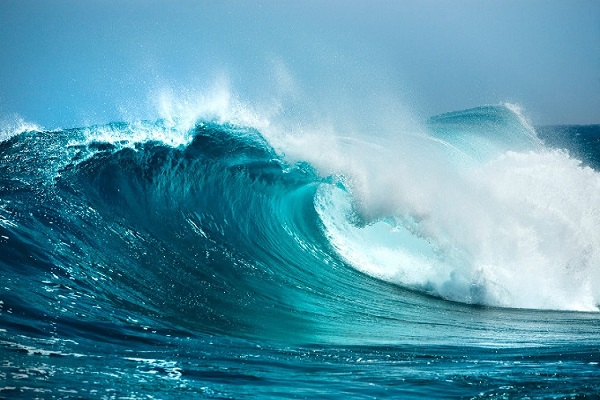 Nằm mơ thấy biển dâng với sóng lớn